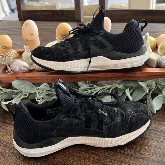 Athletic_Shoes